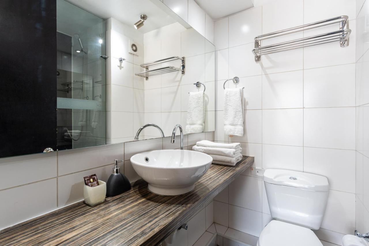 Tribeca Twin Studio W/wifi, Smart Tv & Balcony Apartamento